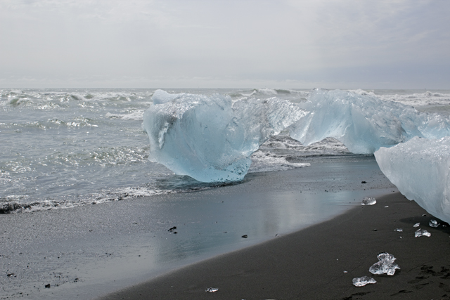 2011-07-06_12-20-11 island.jpg - Am Strand vor dem Jkulsarlon